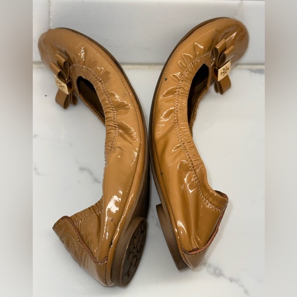 Tory Burch Eddie Logo Bow Patent Ballerina Flat Size 6 - Picture 5 of 13